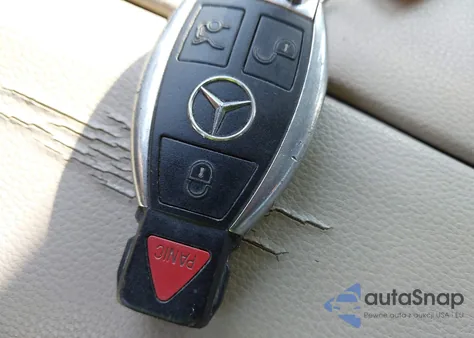 2011 Mercedes-Benz E 550 из США, поврежденный, VIN WDDHF7CB5BA421965